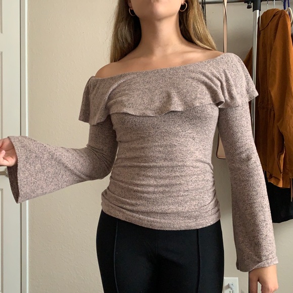 Tops - ✨Earth tone off shoulder long sleeve✨